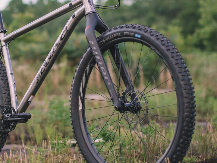 Велосипед с ригидной вилкой